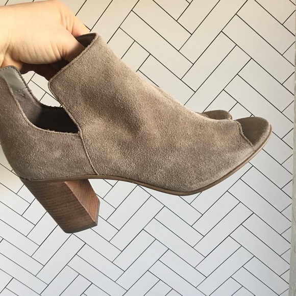 Steve Madden Shoes - Steve Madden Nello suede ankle heels | 9 1/2